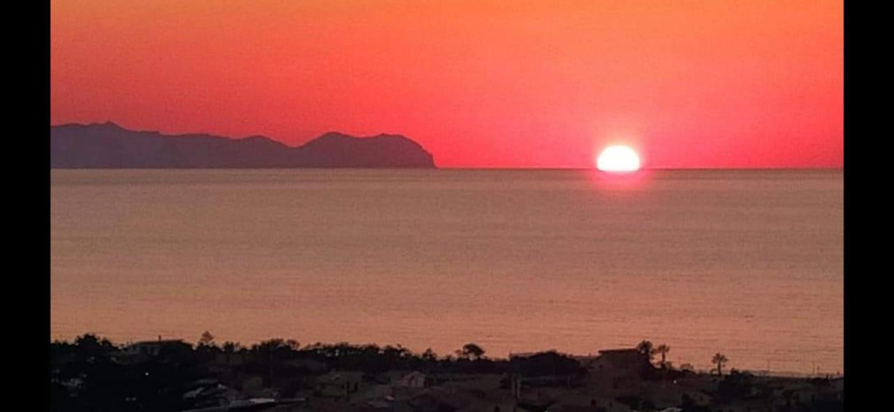 Case Vacanze Le Rose Campofelice Di Roccella Exterior foto